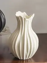 高級感あふれる陶器のアートフラワーベース【個性的なデザイン・民宿用】