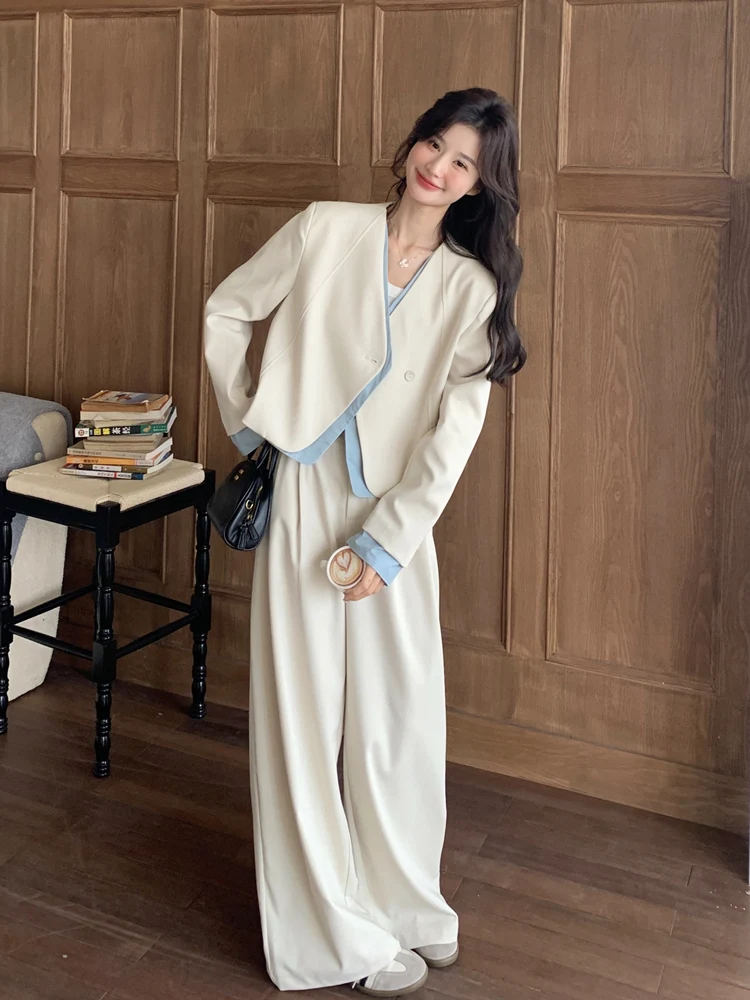 175cmの女性が春に着たい、スタイルアップに効果的なジャケットとパンツの組み合わせは？