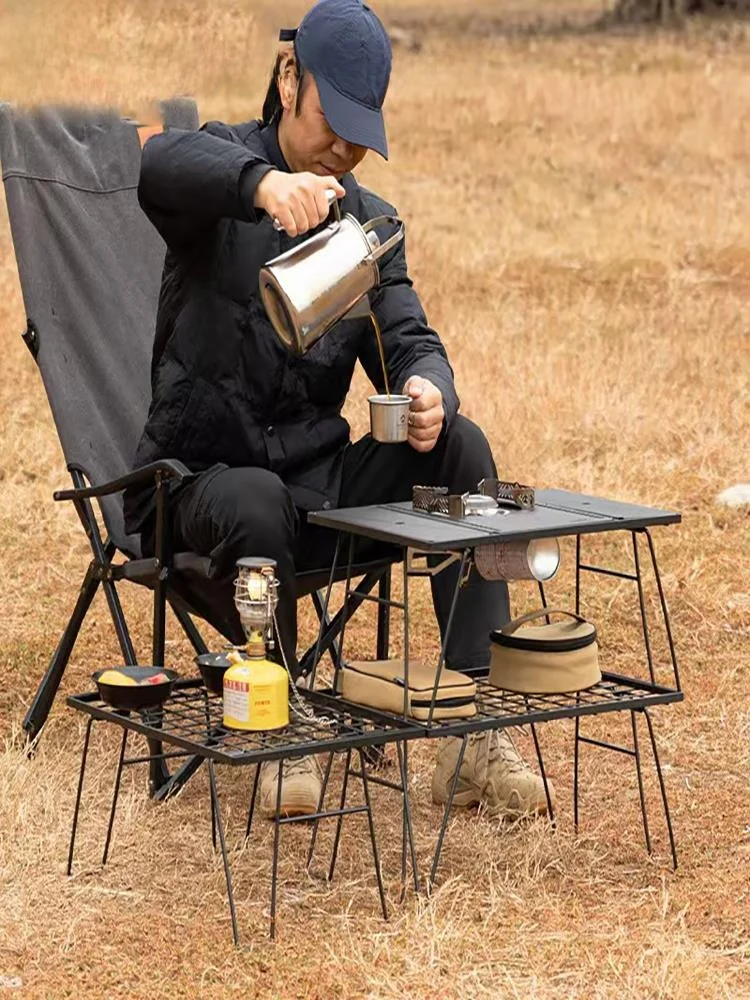 パーゴラ ウッドデッキの実用性を検証：CAMPINGMOONの2段式折りたたみテーブルが提供する空間設計の選択肢