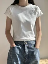 白色の肩落ち短袖Tシャツ【女性用・スリムフィット・コットン素材】