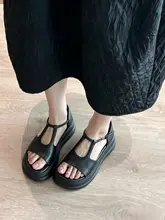 羊皮製 スポンジソール黒の厚底サンダル【女性用・ワンストラップ・ローマンスタイル】