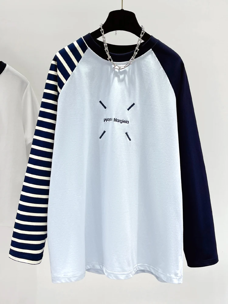 肩落ちデザインの長袖Tシャツ：モード系Tシャツとしての通勤風スタイルとは