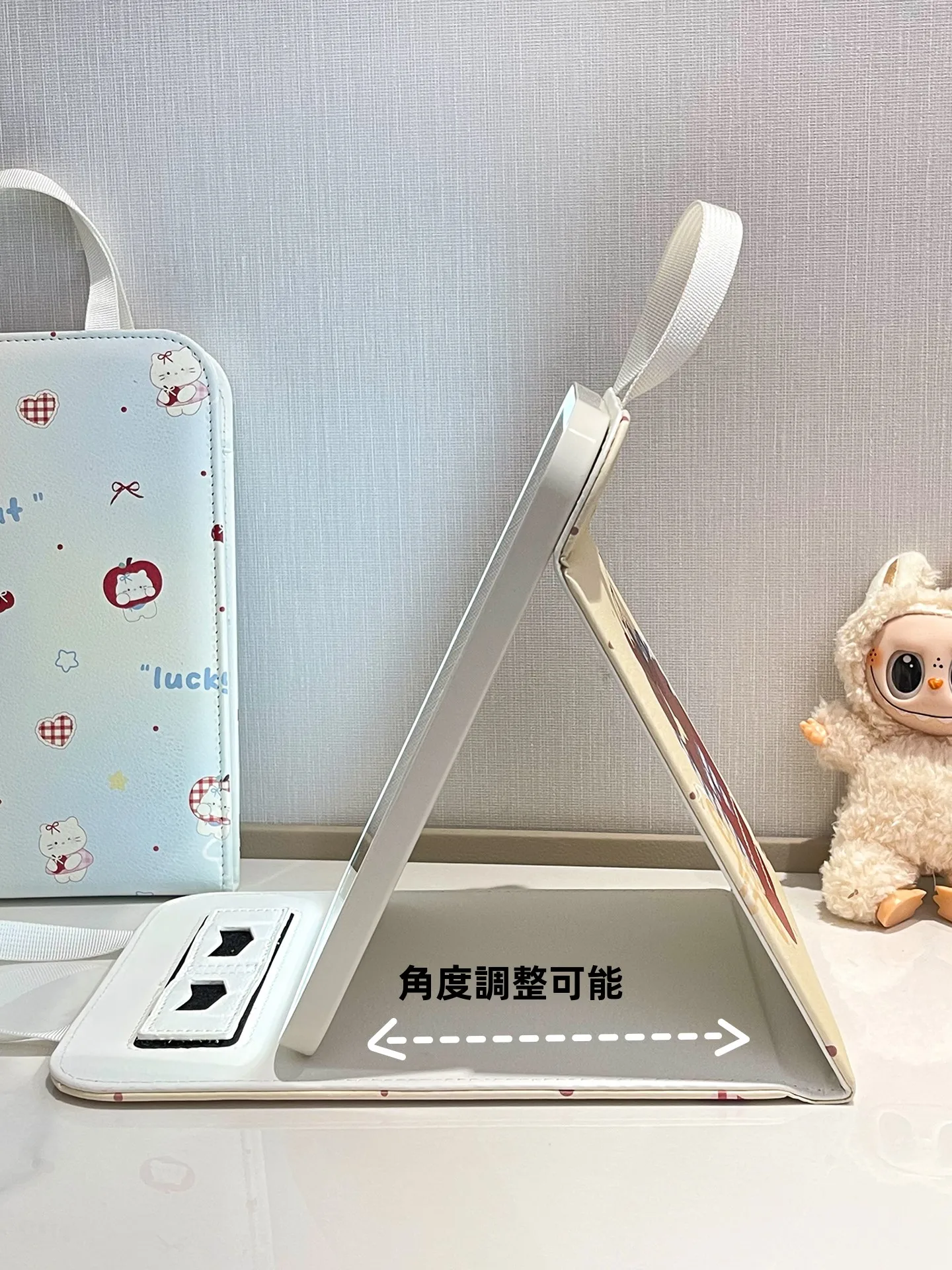 LEDライト付き折りたたみ化粧鏡：学生寮やデスクで使えるポータブルタイプの使い方