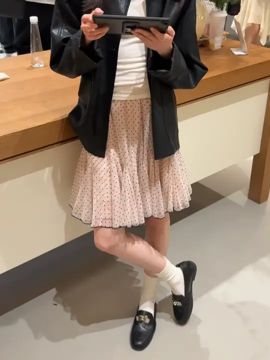 不規則なドット網目デザインのケーキスカート【春夏・ハイウエスト・フリル付き・大きめシルエット】