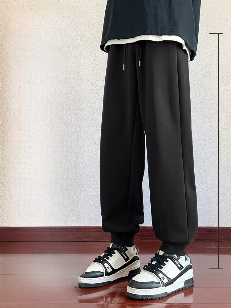 メンズスウェットパンツ 2026年 ファッショントレンドとしてのゆったりデザインとドローストリングの実用性