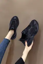 黒のスポーツシューズ【軽量・柔らかいソール・レディース・全黒・ダッドシューズ】