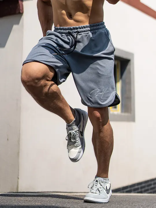 メンズウエア ルーズフィット刺繍入りランニングショーツ【ワッフル生地・アウトドア・スリットデザイン】