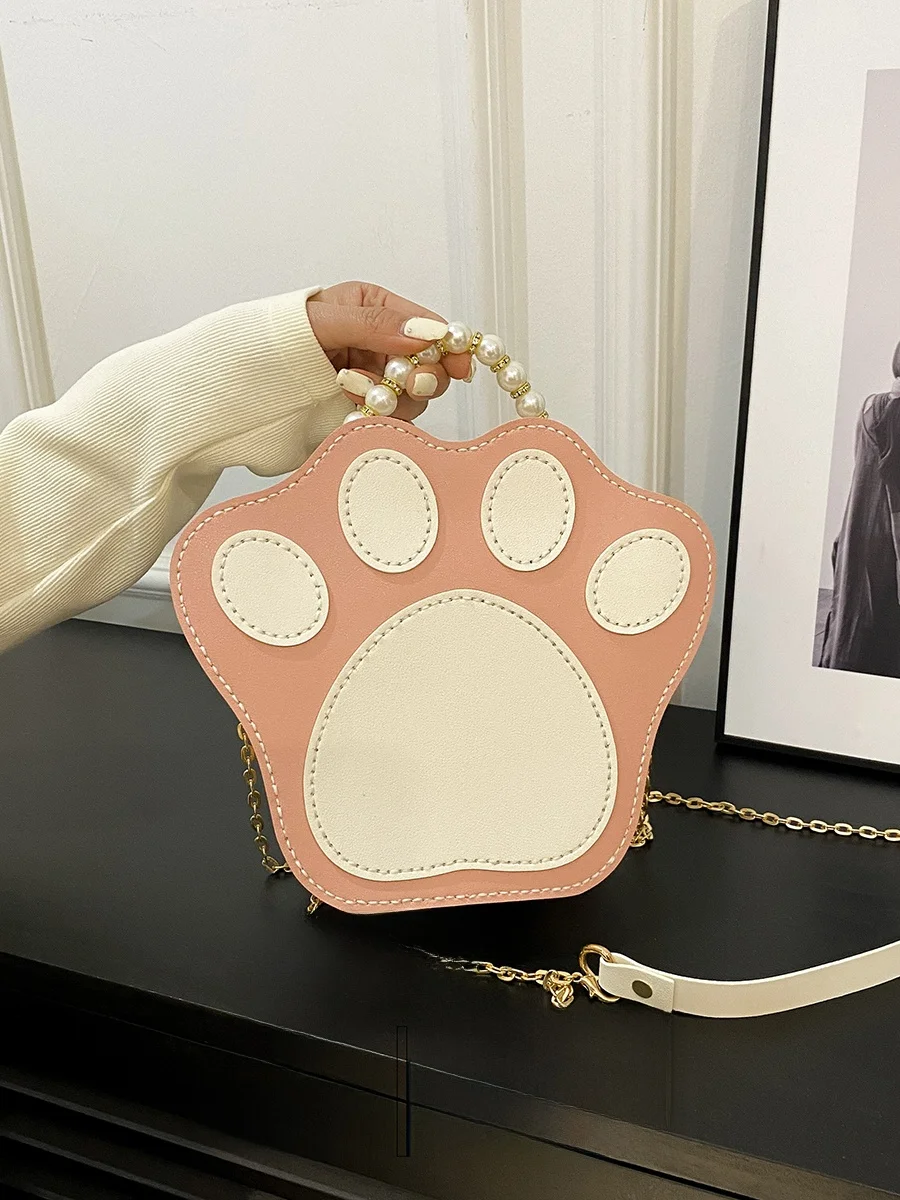 かわいい猫の爪デザインの手作り編み材料バッグ：個性派トートバッグの実用性と使い分け