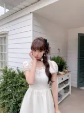 華やかなデザインのエレガントな杏色チュニックドレス【柔らかな生地・少女向け】