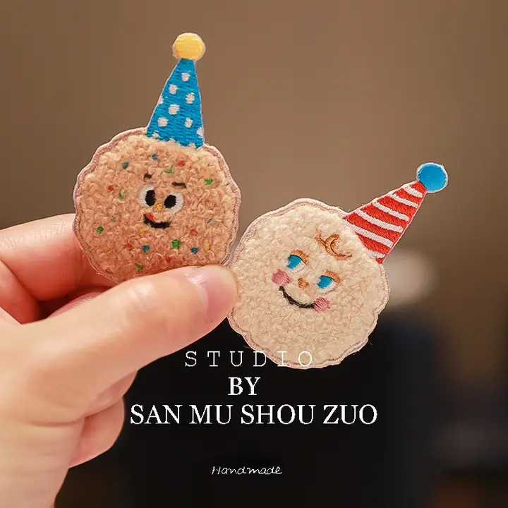 可愛らしい羊羔绒の刺繍ヘアクリップ【子供用・サイドホールド・女の子向け】