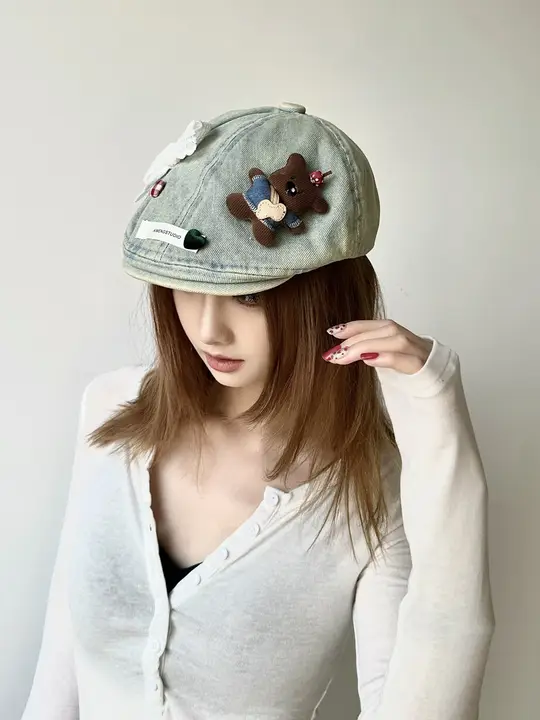 秋冬ファッション！可愛いクマデザインのリボン付きキャップ【レトロスタイル・女性用】