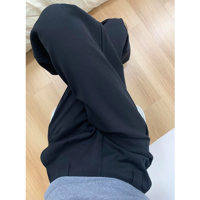60代のワイドパンツをどう着こなすか？黒いエクストラロングスタイルが解決するリアルな悩み