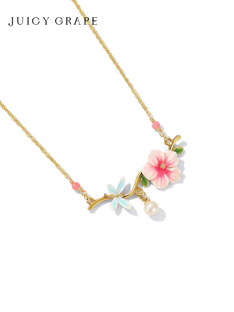 ムクゲの花とトンボのデザインネックレス：アーティスティックな植物モチーフの魅力と実用性
