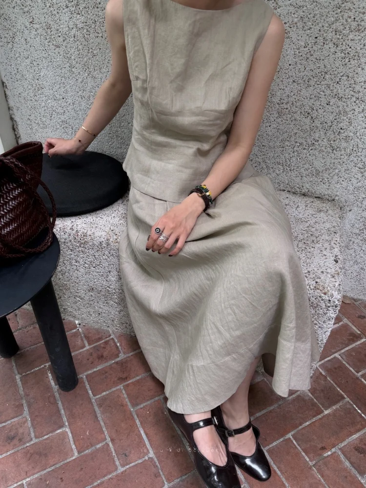 20代後半の年相応の服装に合う「体のラインが出る服」は、本当に存在するのか？