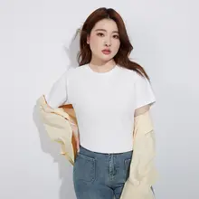 白色の短袖Tシャツ【Vネック・ゆったりシルエット・コットン・肌触りの良い】