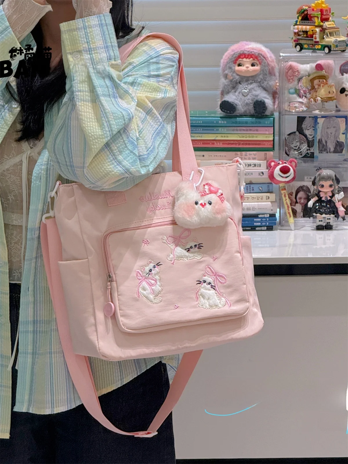 通勤の毎日を「ほっと」する、猫のデザイントートバッグは本当に必要？