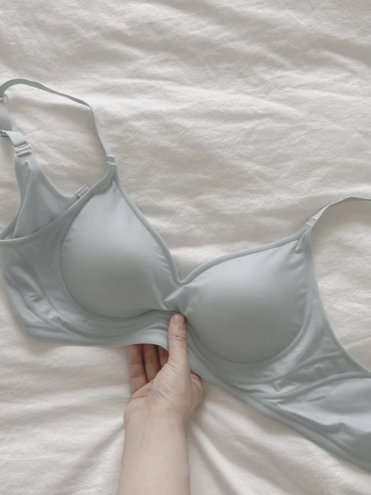 極上の柔らかさ 薄手ノンワイヤーブラジャー：バストケアと垂れ乳防止の実用性を検証