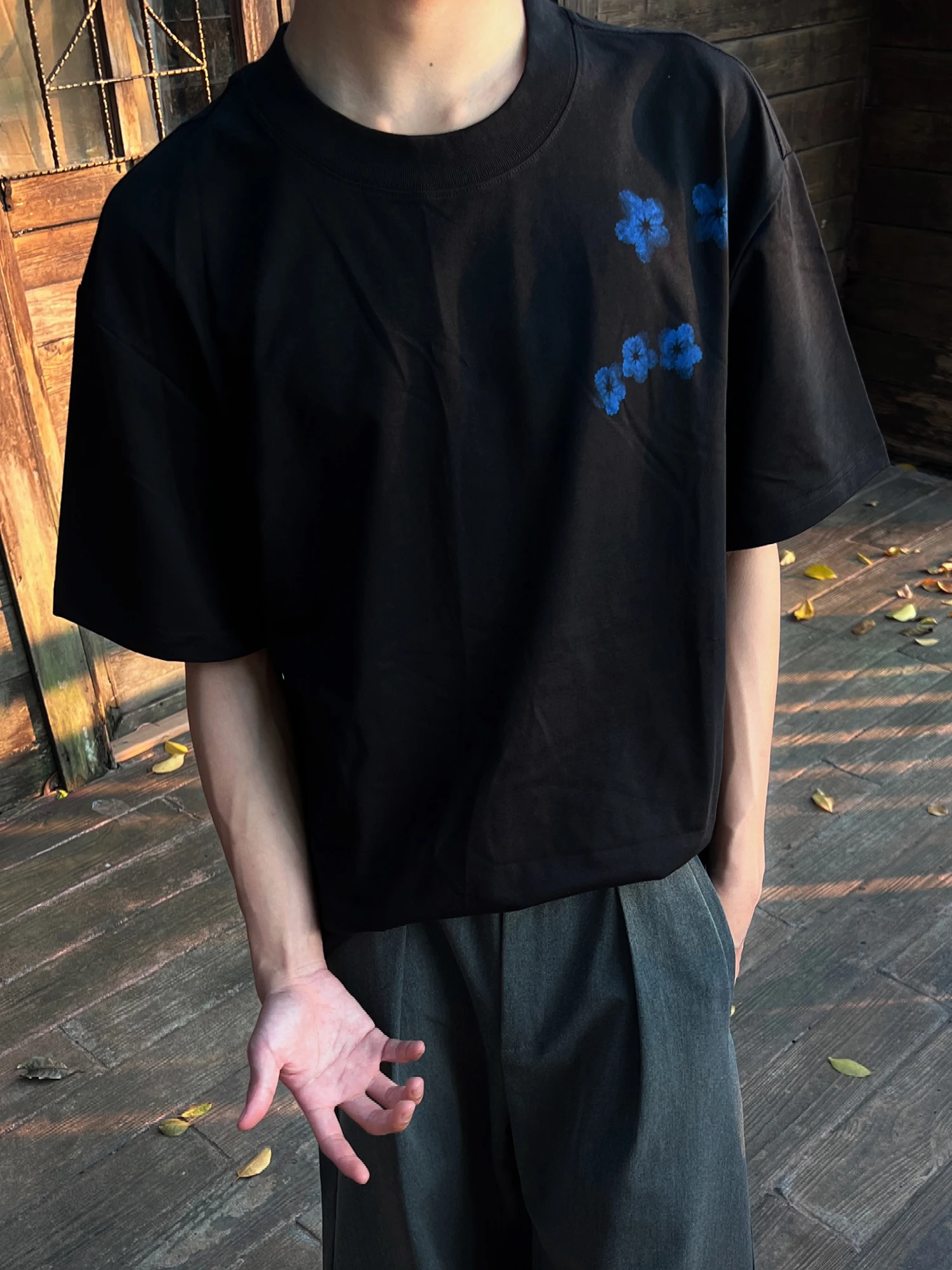 色褪せたtシャツを選ぶべきなのか？それとも、新しいものに頼るべきか？