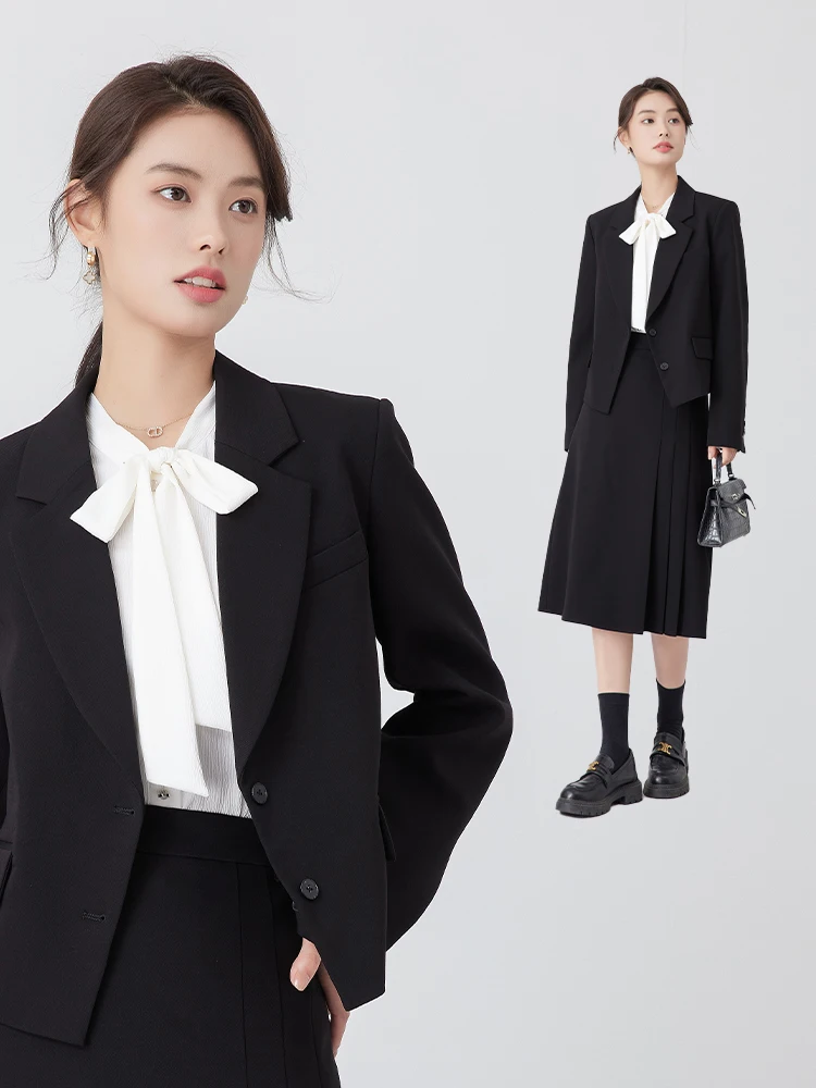 40代のオフィスファッションで悩むなら、どんなフォーマルな服装がおすすめ？