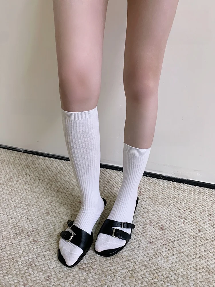 学院風ロングソックスをどう選ぶ？夏の日常に溶け込む、シンプルで心地よい1本の選び方