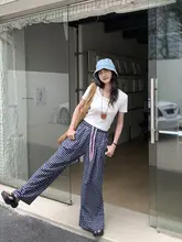 Uネックデザインの短袖Tシャツ【スタイリッシュ・小柄向け・シンプルコーデに最適】