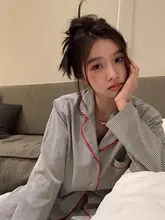 ブラックストライプの長袖パジャマ【春秋用・女性向け・着用可能】