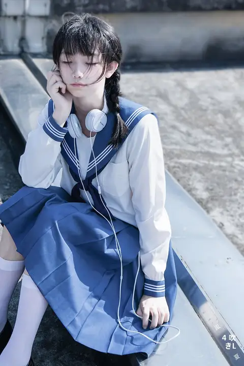 アニメ風のJK制服【花柄・長袖・冬用】（セットアップ対応）