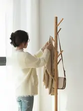 モダンデザインの転倒防止スタンド服掛け【小型・立式・リビング/寝室用】