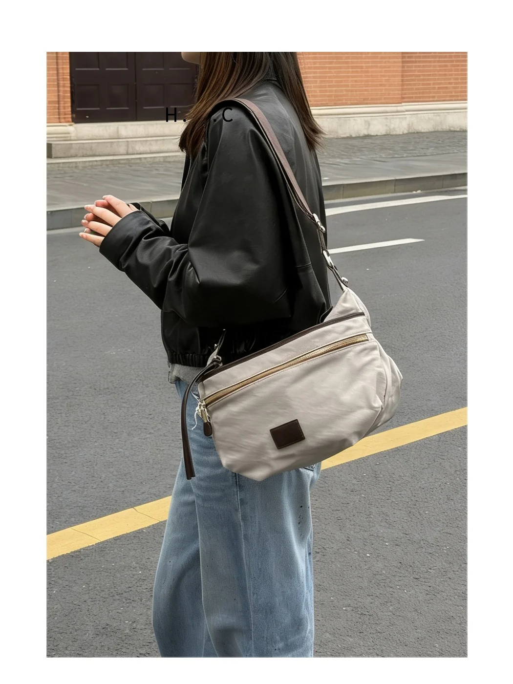 40代の女性が選ぶ、美しさと機能のバランスを取ったナイロンバッグは？