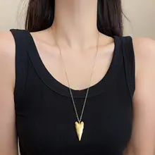レトロなハートペンダントロングネックレス【ミニマリストデザイン・女性用・洗練された雰囲気】