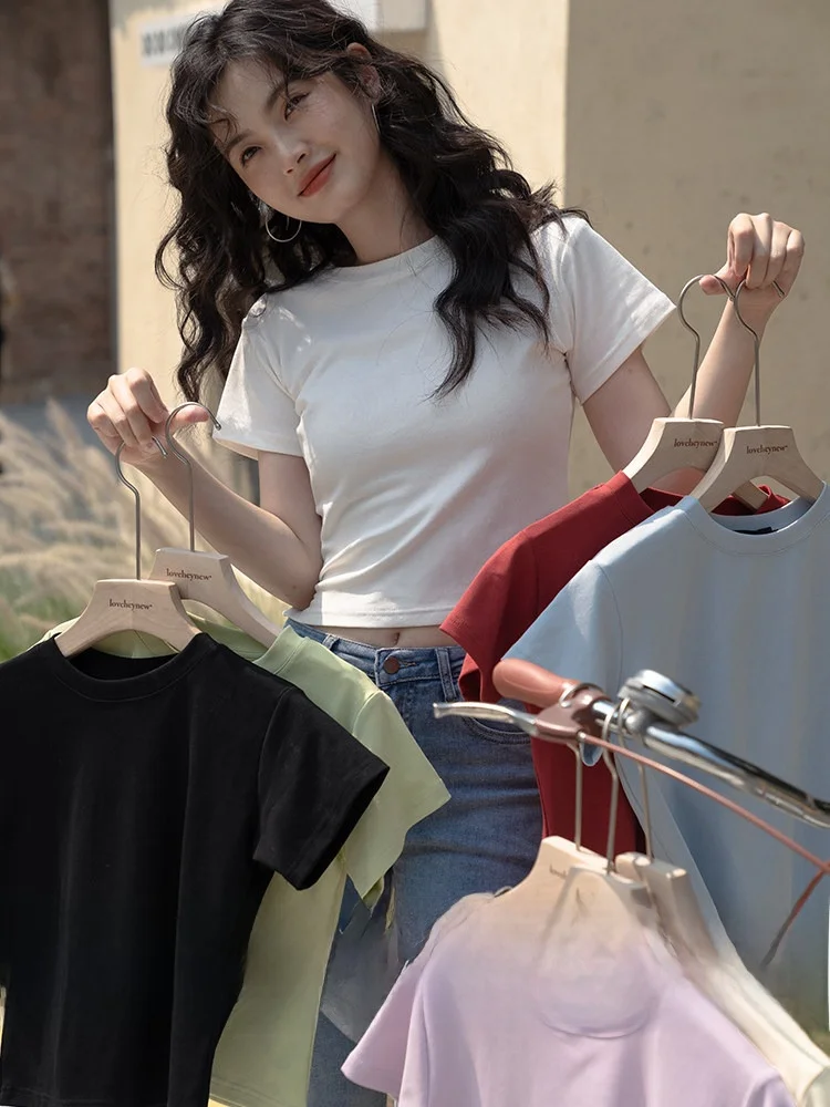 大人可愛い服 40代コーデ | スリムフィット白Tシャツの着回し力と色選びの仕組み