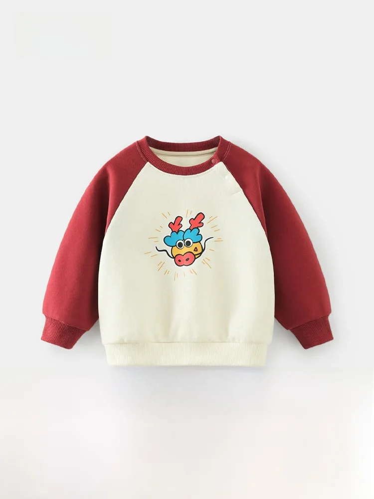 赤色の子供用フード付きパーカー：春秋用カジュアルスタイルの実用性と選定基準