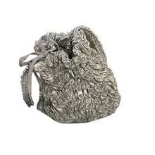 シルバーのプリーツデザインバッグ【個性的・ショルダー・斜め掛け・バケツ型】