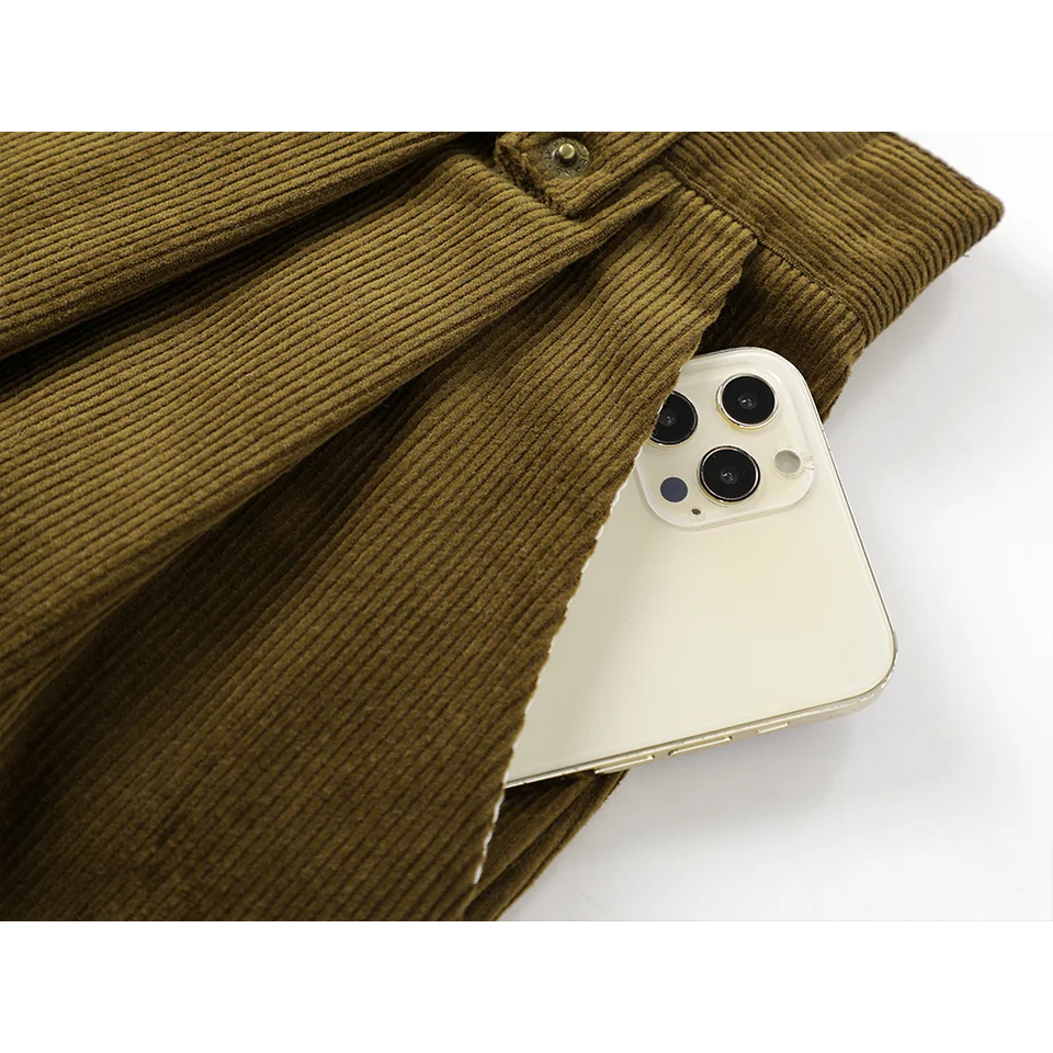 レトロなオリーブグリーンのコーデュロイショートパンツ【高腰・ワイドレッグ・スリム効果・カジュアル】