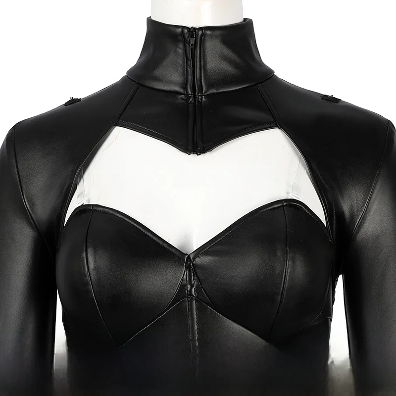 青の服を選ぶべきか？それとも、X戦警の妖精レッドクイーンに魅了されるべきか？