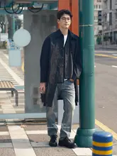 ツートンカラーの結びデザイン ダブルボタンコート【秋用・中長丈・ラペル】