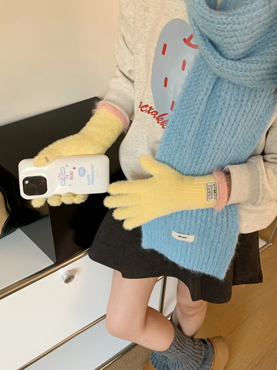 極上の柔らかさの保温分指手袋：手荒れ防止とタッチパネル対応の実用性を検証