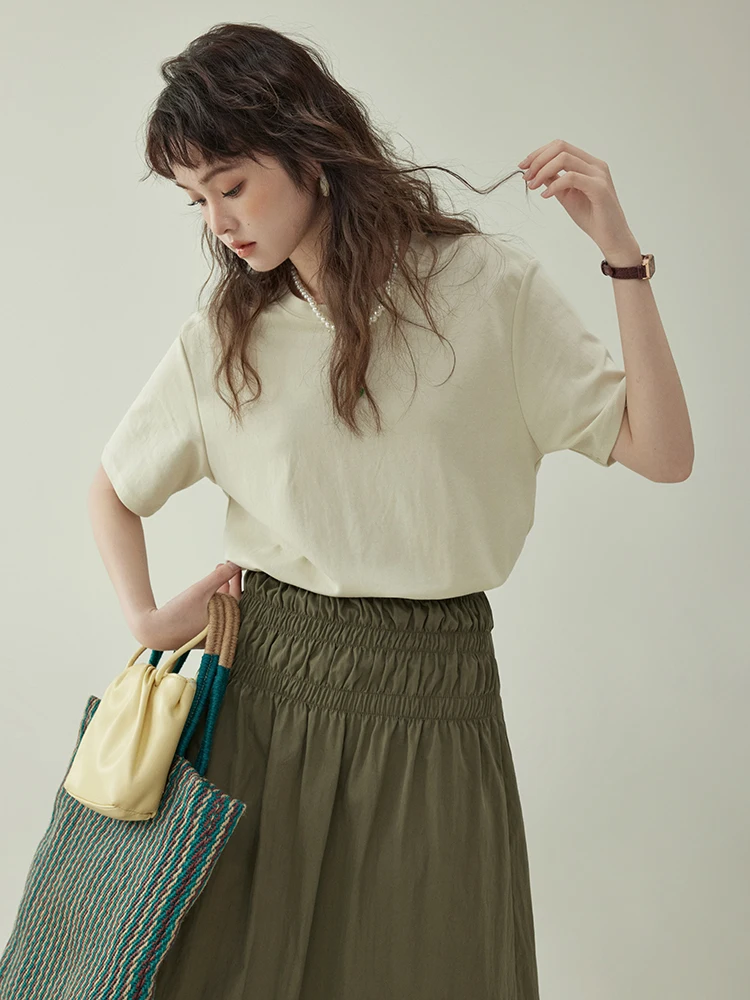 大人可愛い服 40代コーデの完全ガイド｜無地Tシャツで心のリズムを整える