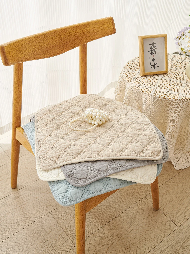 キルティング加工の全棉クッション：寒号鳥の四季対応滑り止めタイプが解決する座り心地の課題