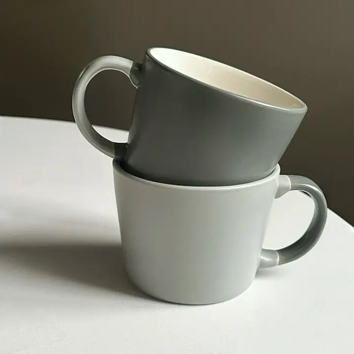 北欧風シンプルデザインの陶器マグカップ【カフェスタイル・カップル用・朝食・ミルク対応】