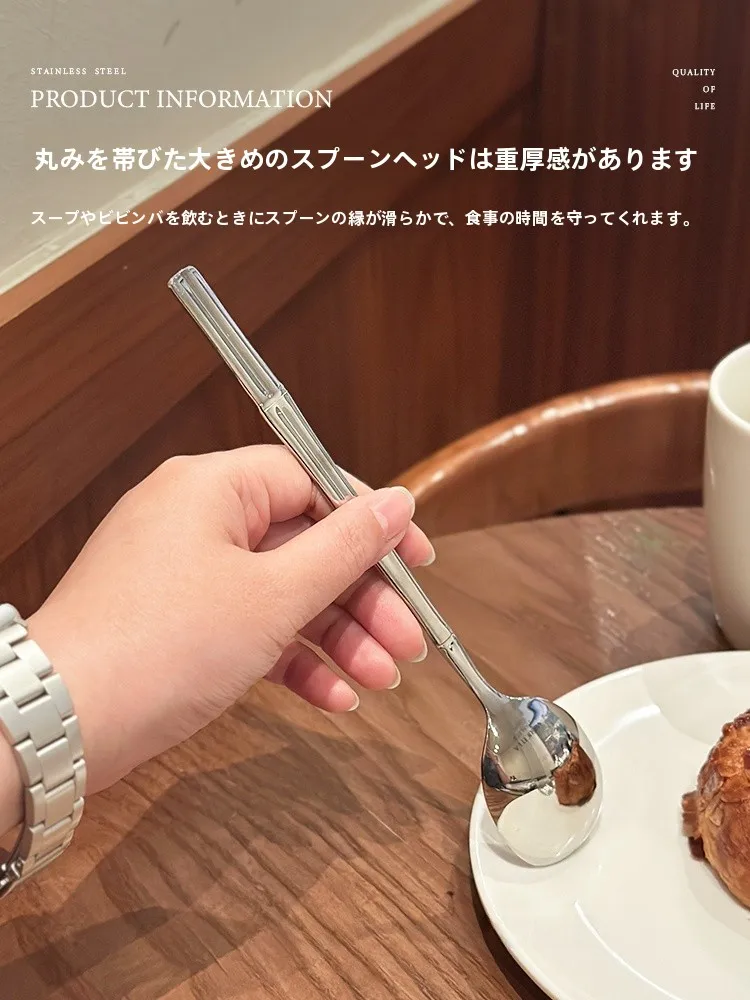 韓国風大きなスプーン：ロングハンドルステンレス製のサーブ用途に最適な選択肢