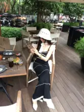 手編みの高貴な雰囲気を醸し出すニット漁師帽