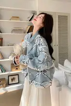 独特な刺繍デザインのデニムジャケット【秋用・女性・小柄対応】