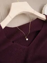 極上の柔らかさの包袖Vネックニットトップス【ウール混紡・春向け・無縫製】