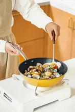 軽量鋳鉄製フライパン【ノンスティック・家庭用・小型・ステーキ調理に最適】