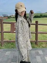 華やかなフラワープリントのショートワークジャケット【春秋用・女性・おしゃれ】