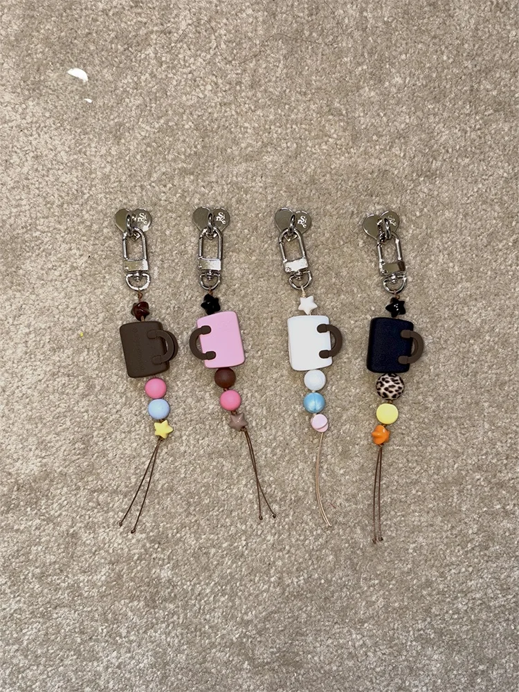 シリコンビーズで作れるミニバッグチャーム：ハンドメイドデザインのスマホ装飾品