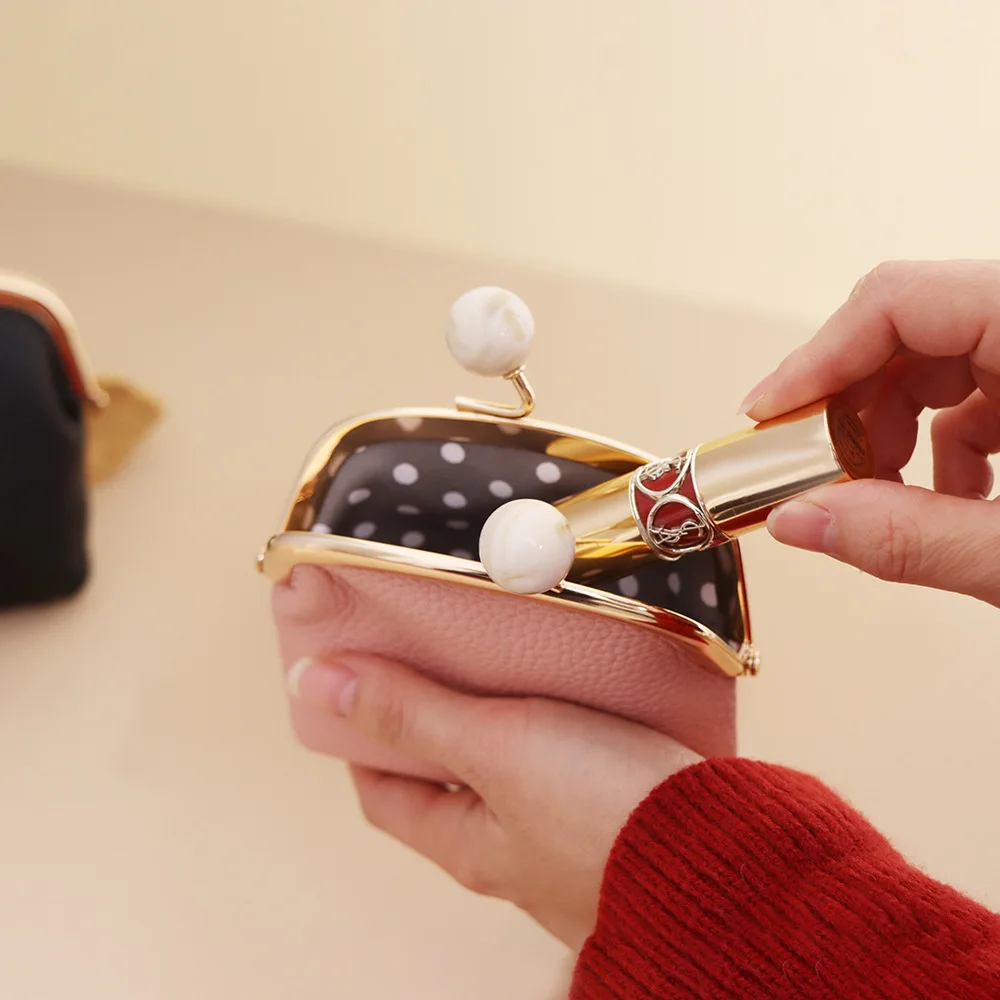 軽量 スタイリッシュ コインポーチ おすすめモデル：何以の本革コンパクトコインパース