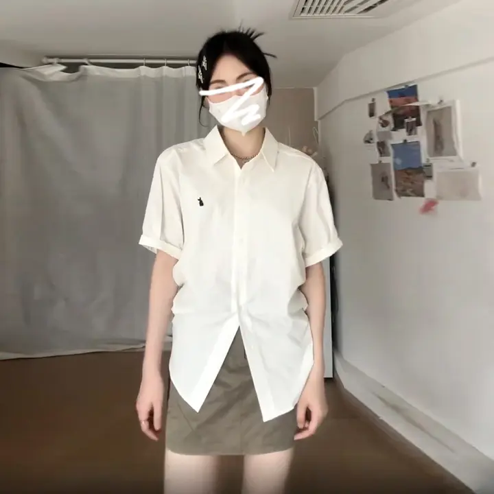学院風 ポロ襟 白い短袖シャツ【ゆったりデザイン・女性用】