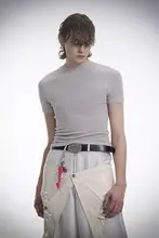 黒のラウンドネックタイトフィットTシャツ【夏用・薄手・ストレッチ・短袖】
